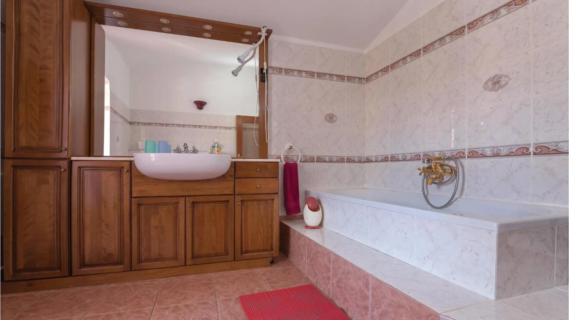 Lovely Home In Pula With Kitchen Premantura